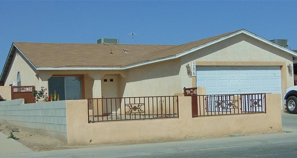 1st image of 286 E Zapata St