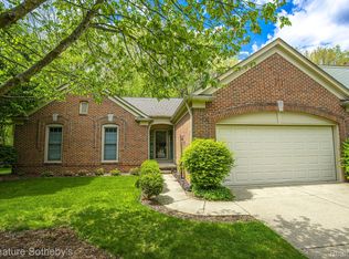 2668 Aubrey Dr, Lake Orion, MI 48360