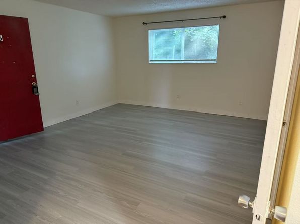 3550 SE 130th Ave APT 6