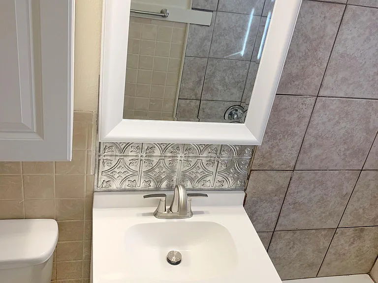 1146 E Alice St — Photo 12