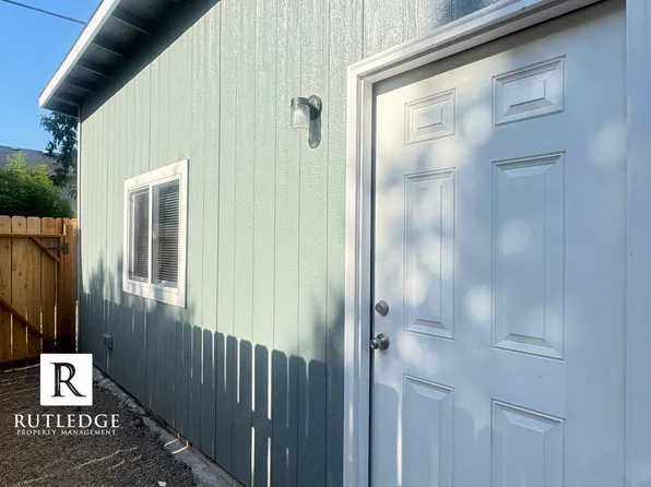 747 Dakota Ave, Medford, OR 97501