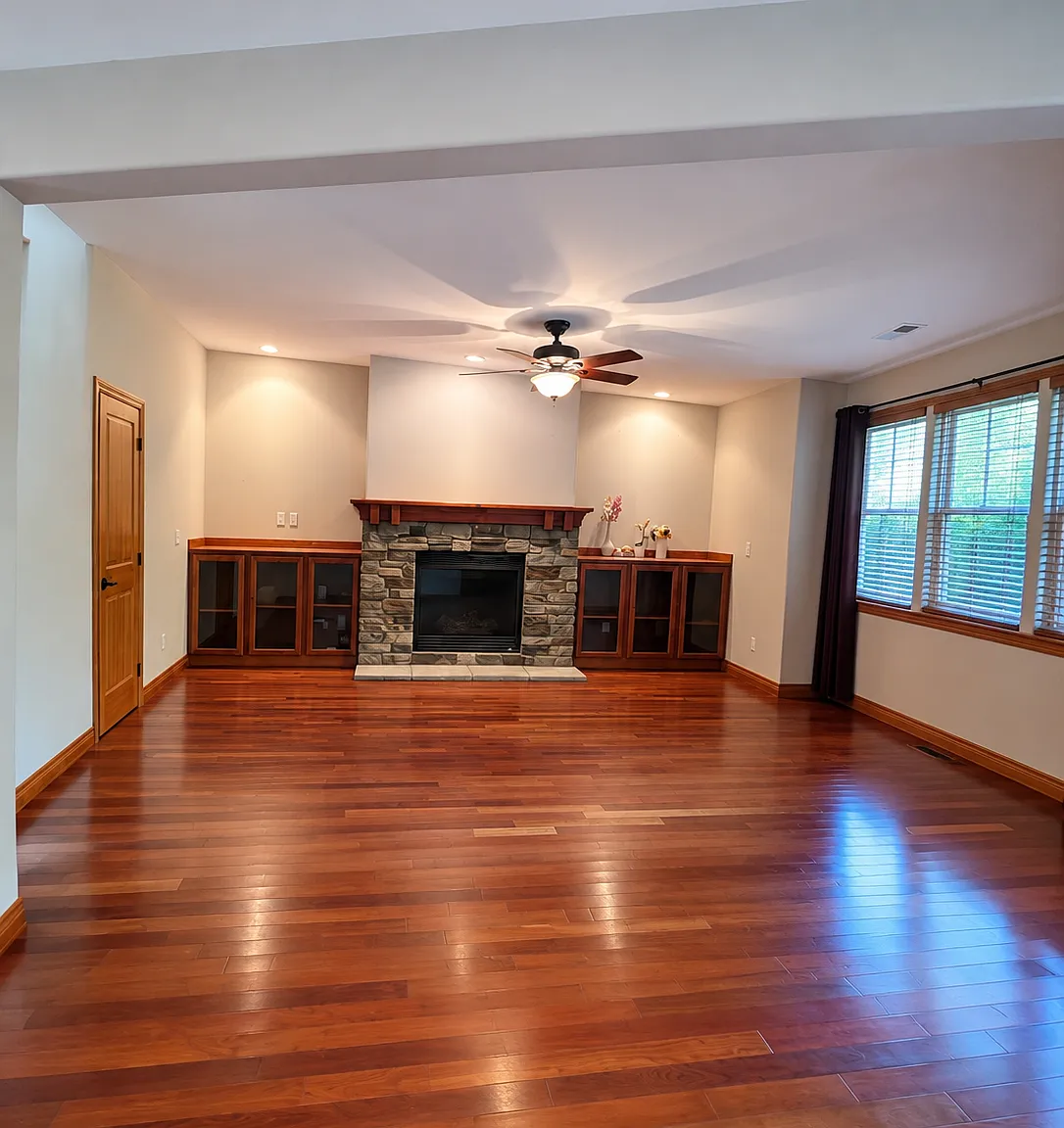 3 bed, 2.5 bath, 2658 sqft, $4,000 — Photo 3