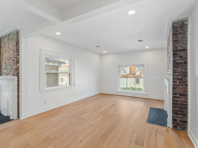 513 N Central St #4 — Photo 5