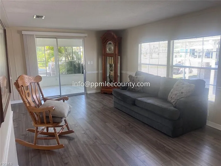 947 Strongbox Ln — Photo 5