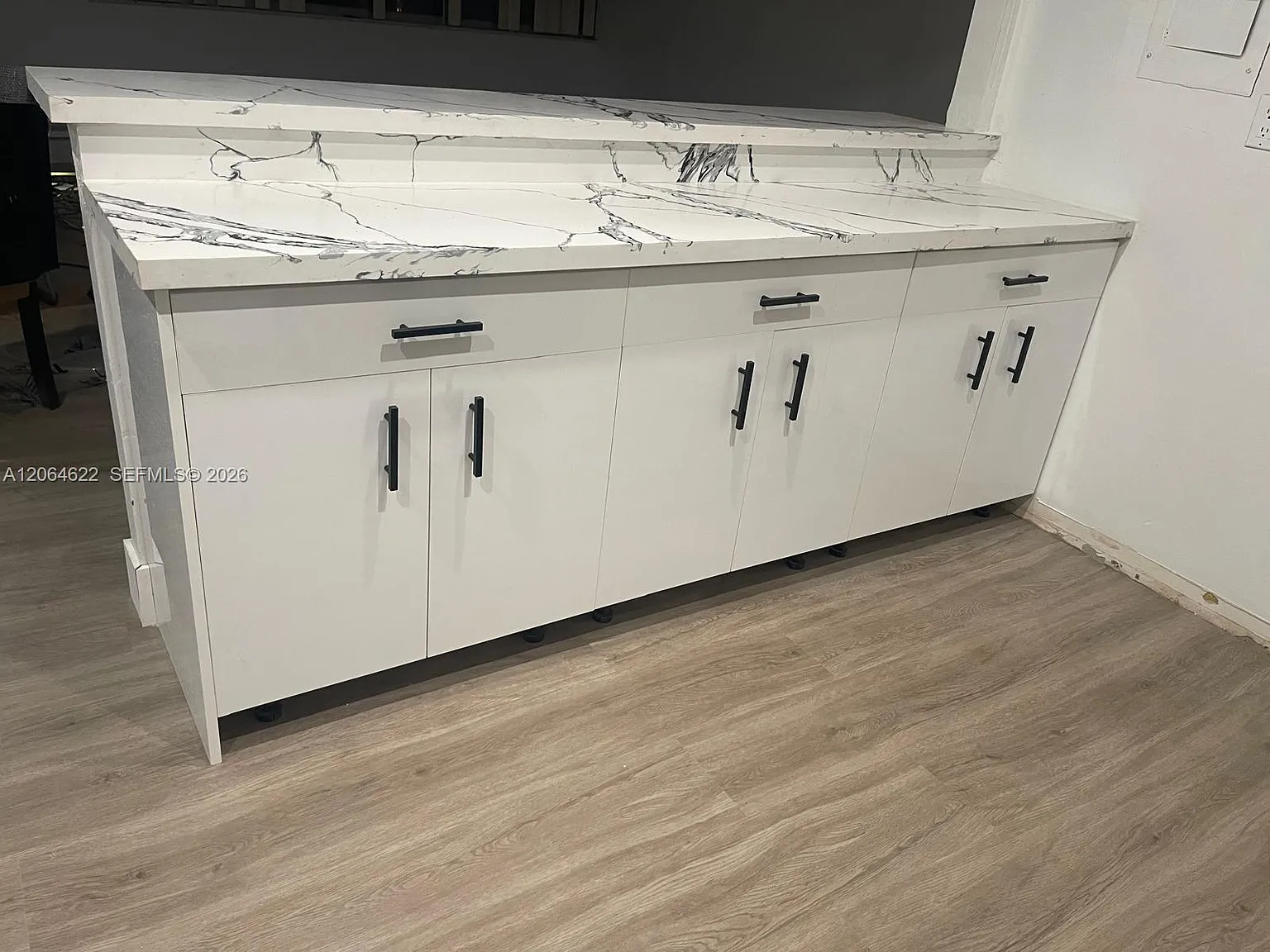 Buckley Towers Condo - Ea — Photo 4