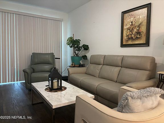 3rd image of 87 HIDDEN MEADOWS Road