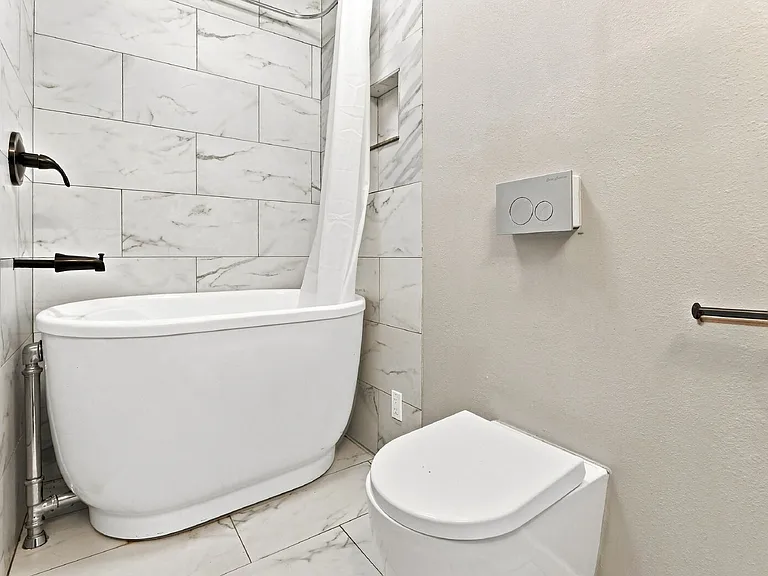 3259 N Adams St — Photo 14
