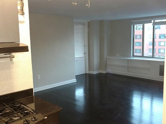 Living room (new paint)