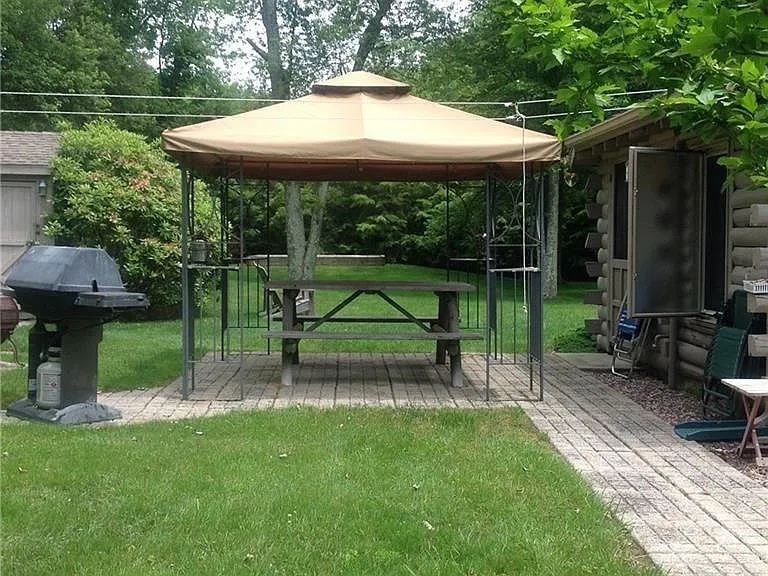 Large yard & patio