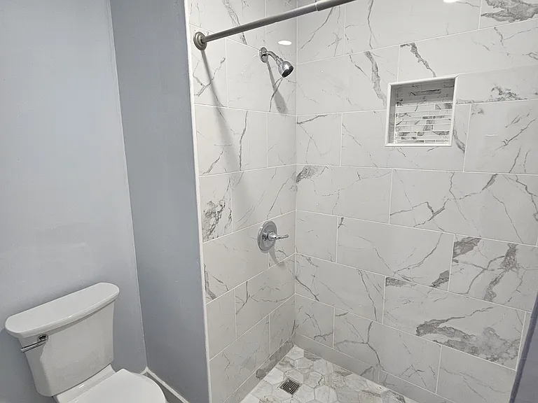 35 Summercreek Dr — Photo 26