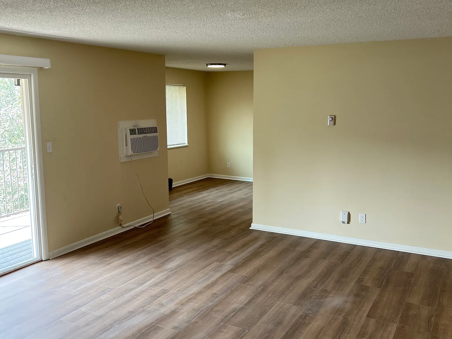 2 bed, 1000 sqft, $1,435 — Photo 4