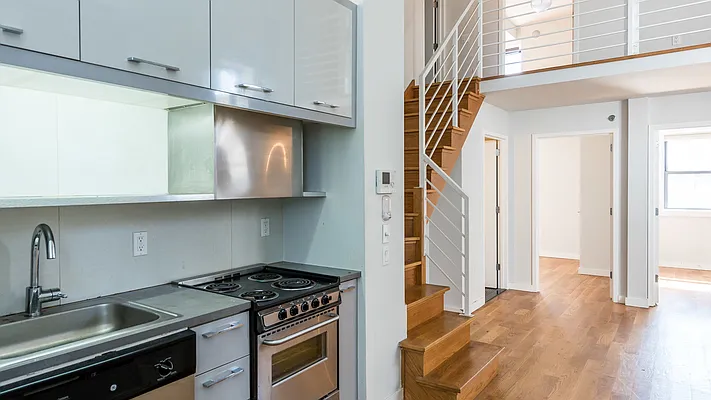 Rented by Nooklyn NYC LLC | media 31