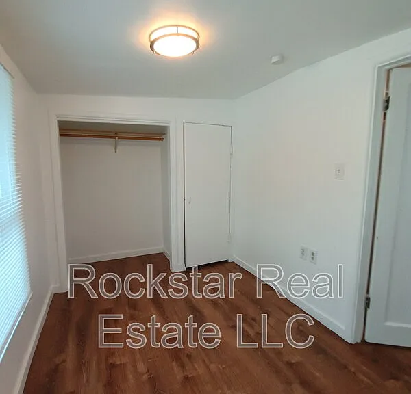 1524 W Gardner Ave #3 — Photo 8