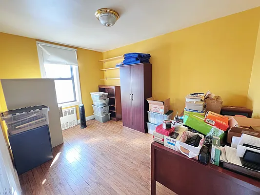 Sold by Momentum Real Estate LLC | media 26