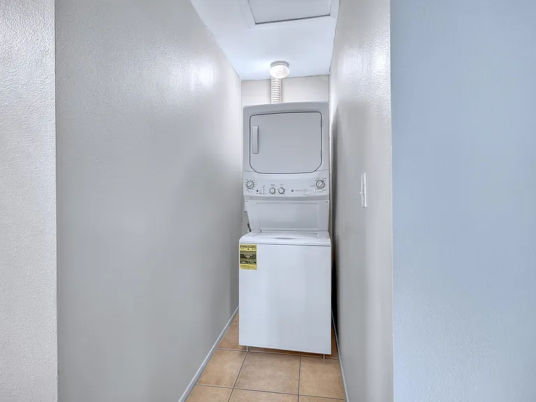 3730 Greenwood Dr — Photo 10