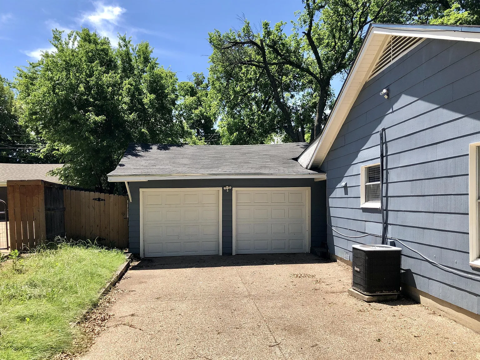 3128 Lyle Avenue - 1 — Photo 4