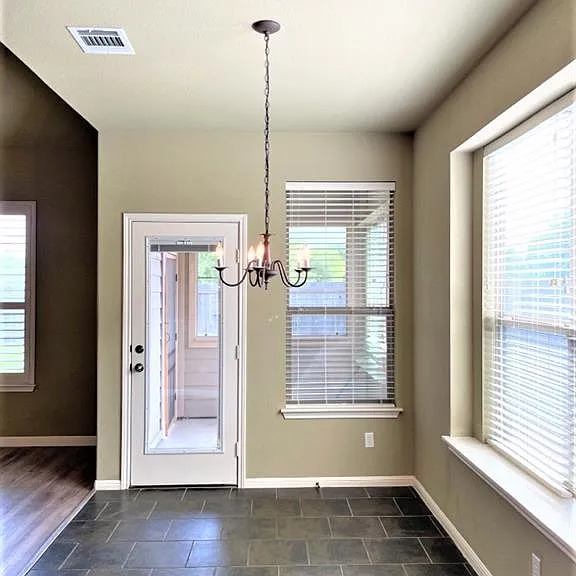 2409 Dovetail St — Photo 54