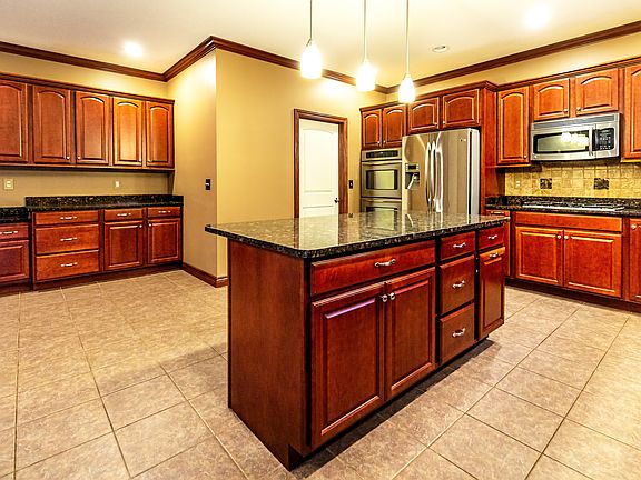 5th image of 3820 Hidden Springs Dr