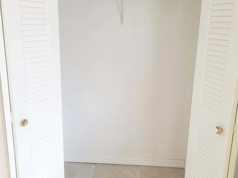 Bed 2 Closet