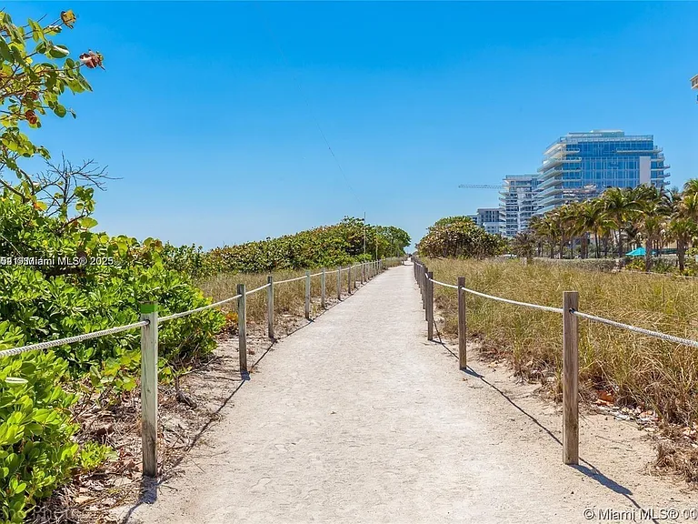 9225 Collins Ave #1006 — Photo 5