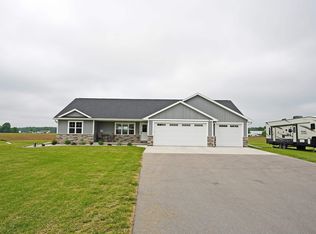 461 Highland Meadow Trl, Pulaski, WI 54162