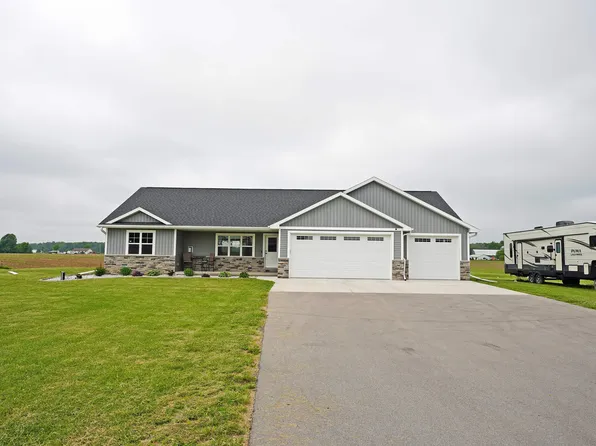 461 Highland Meadow Trl, Pulaski, WI 54162