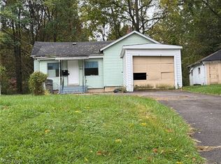 321 W Chalmers Ave, Youngstown, OH 44511