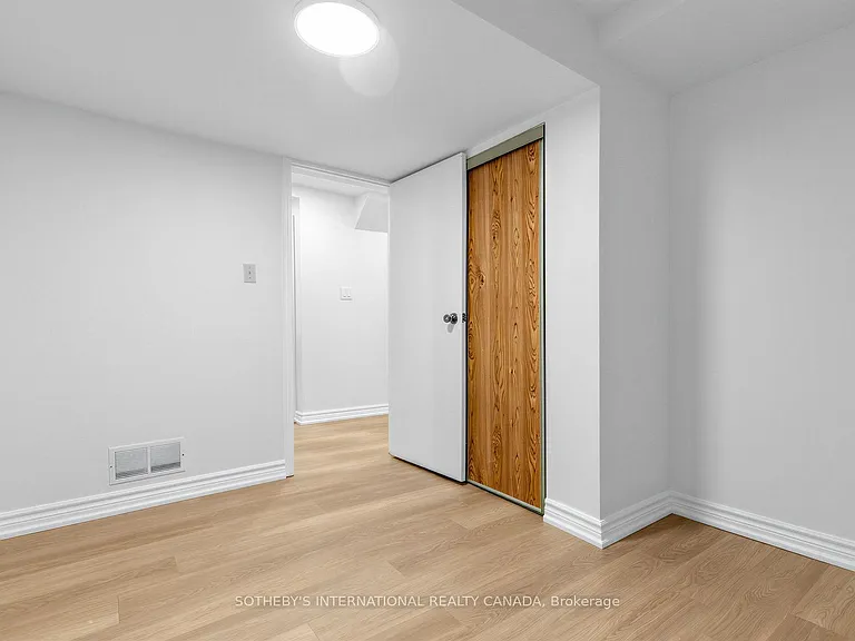 11 Valley Centre Dr #BASEMENT — Photo 14