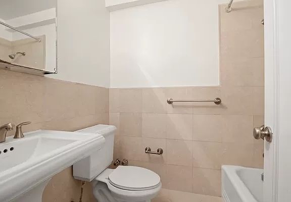 5th image of 20 Park Ave APT 7B