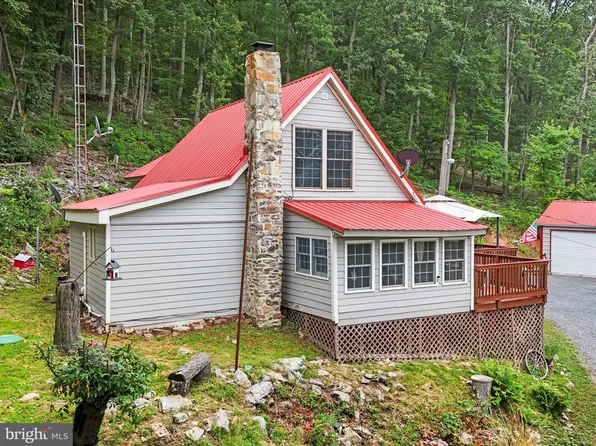 431 Butterfly Ln, Slanesville, WV 25444