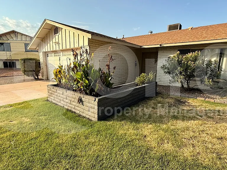 4422 S McAllister Ave — Photo 2