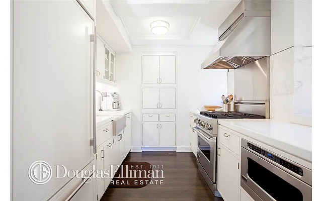 Rented by Douglas Elliman | media 22