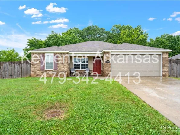 1106 S Spritz Dr, Fayetteville, AR 72701