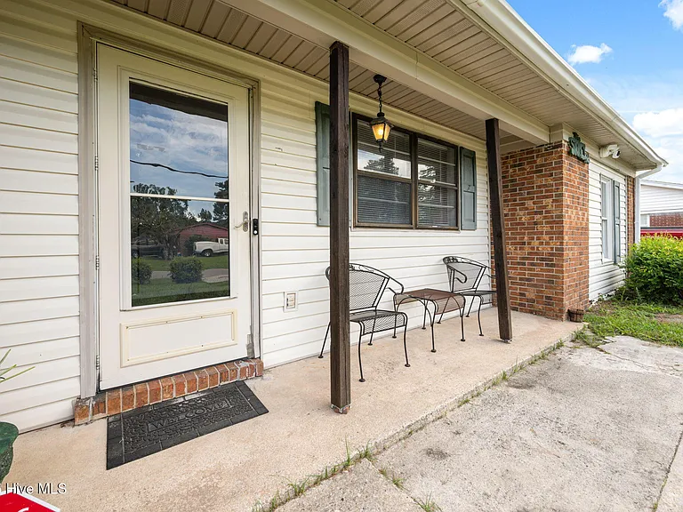 10 Stoney Rd — Photo 5