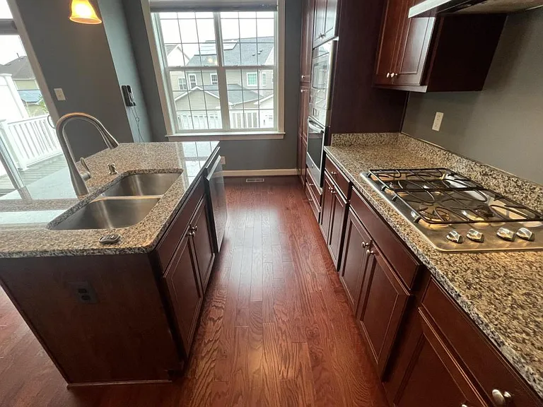 2101 Saint Josephs Dr — Photo 11