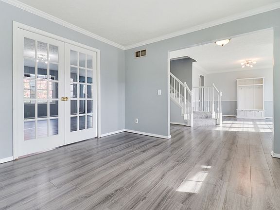 3rd image of 2912 Clearwater Ave