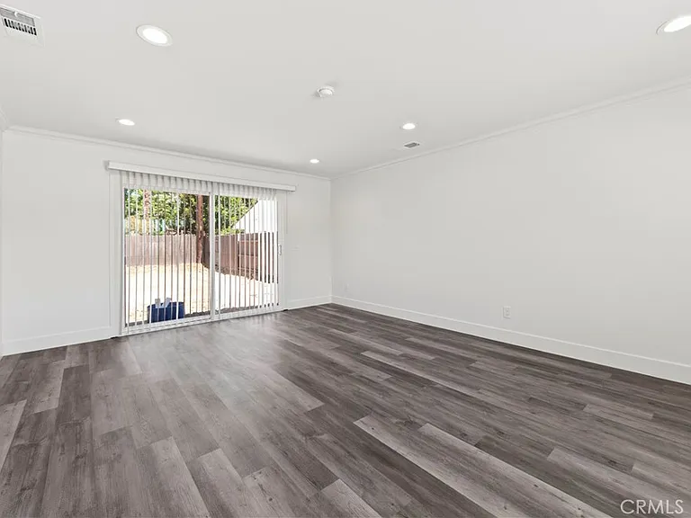 8832 Odessa Ave — Photo 11