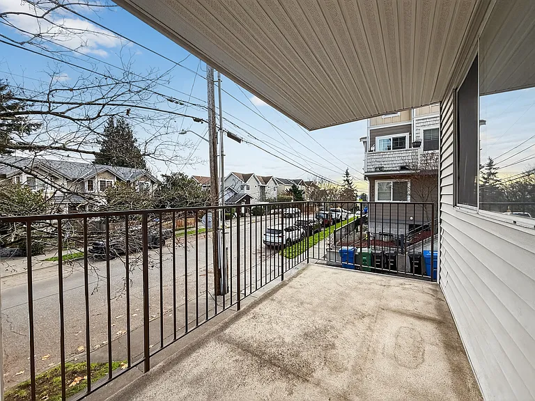 Stone Court Apartments — Photo 27