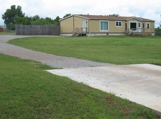 1418 Meadow View Ln, Blanchard, OK 73010