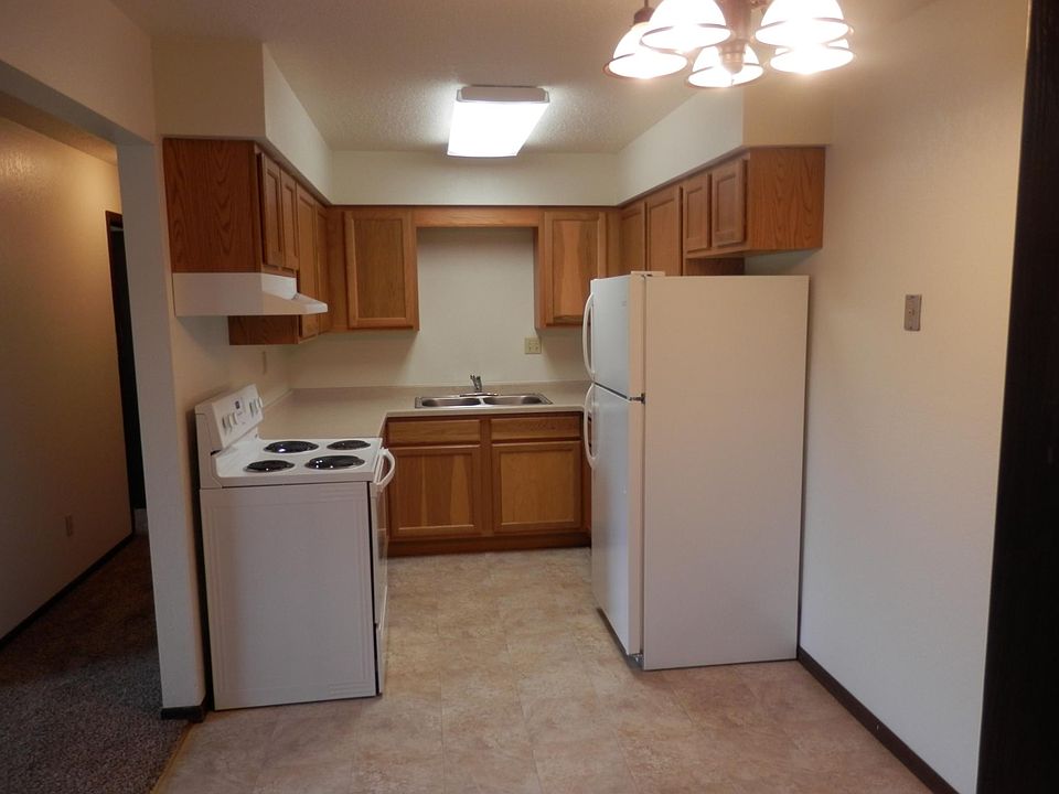 Kitchen - Refrigerator and Stove Included!