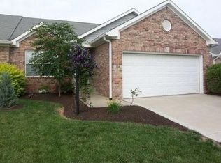 964 Village Circle Dr, Greenwood, IN 46143