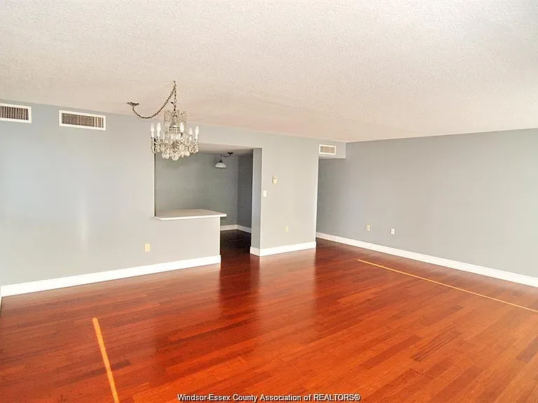 380 Pelissier St #904 — Photo 18