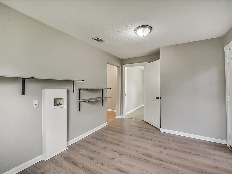 312 S Utah St — Photo 13
