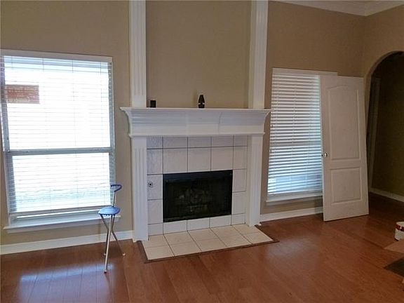 3rd image of 8481 Emerald Cir