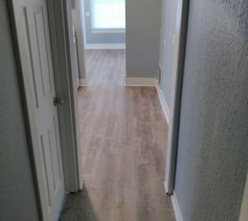 1st image of 553 S 2nd St