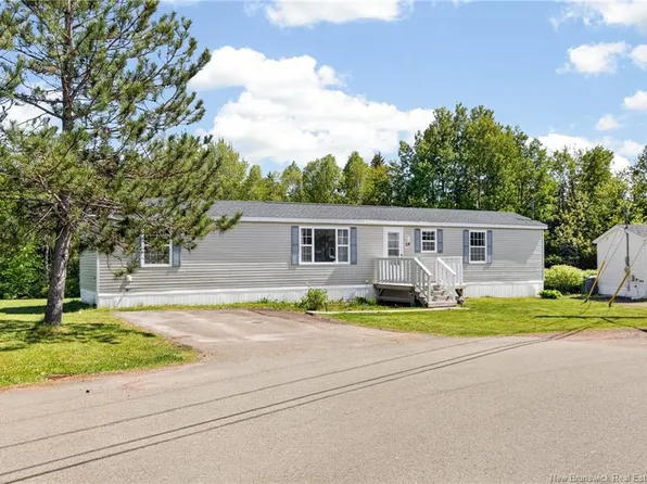 54 Sophie Ln, Dieppe, NB E1A 7C7