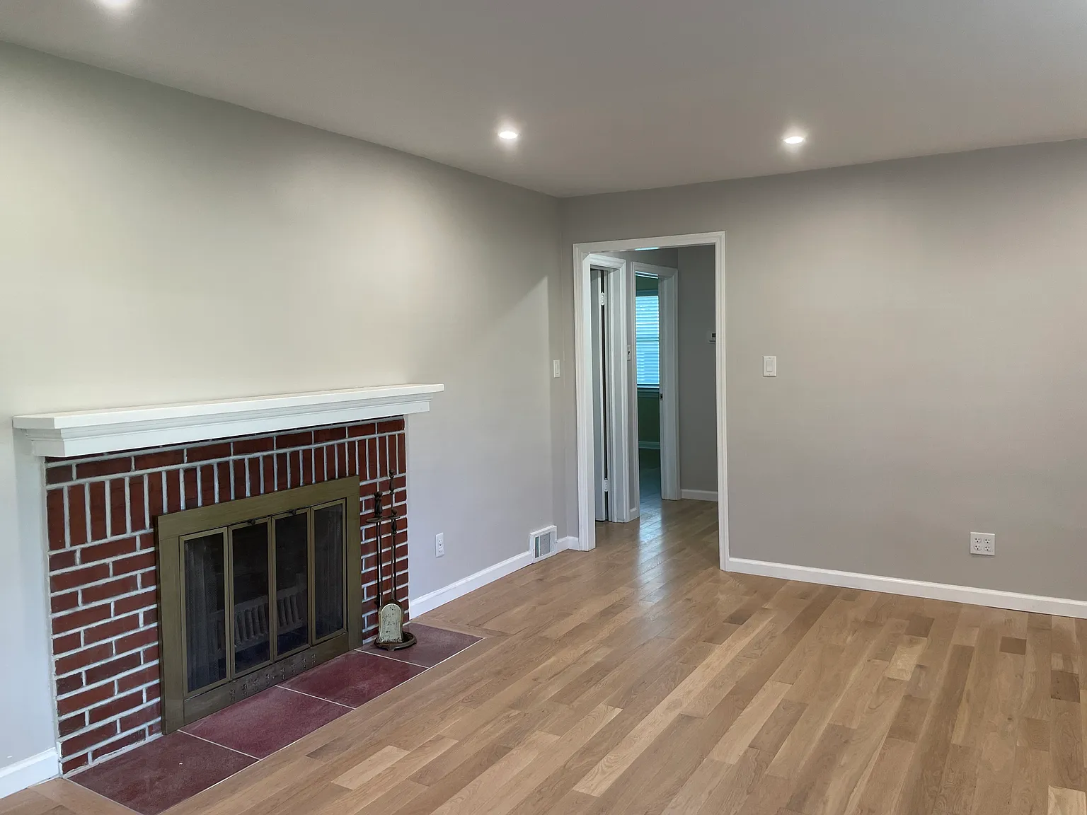 4 bed, 1400 sqft, $3,124 — Photo 4