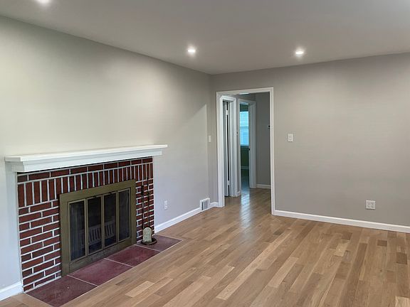 4th image of 2009 Hillside Ln