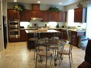 3rd image of 590 Liebig Ct