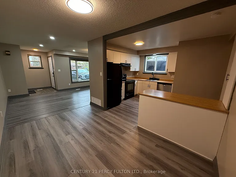 273 Coventry Ct — Photo 6